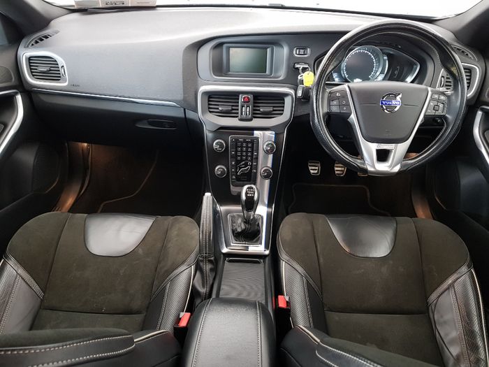 Volvo V40 2014
