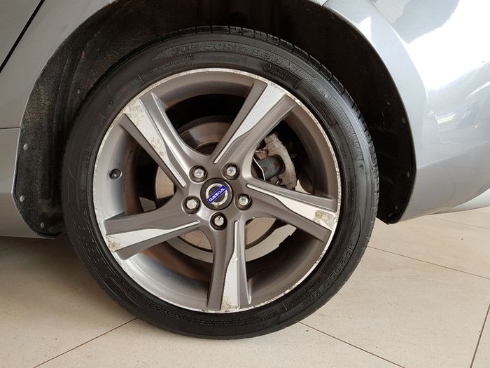 Volvo V40 2014
