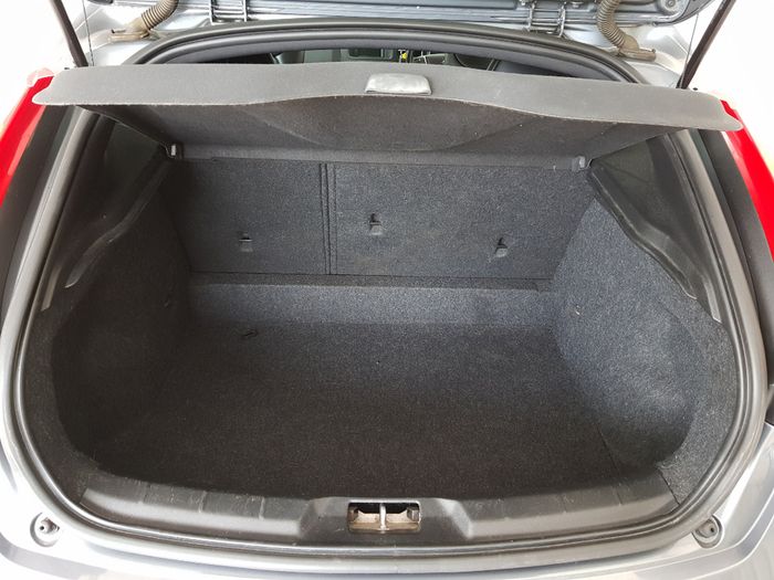 Volvo V40 2014