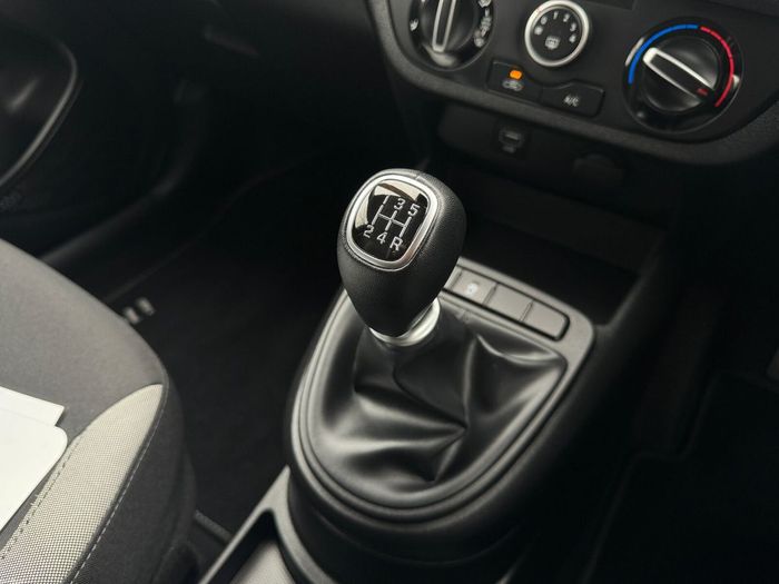 Hyundai i10 2023