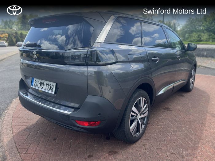 Peugeot 5008 2021