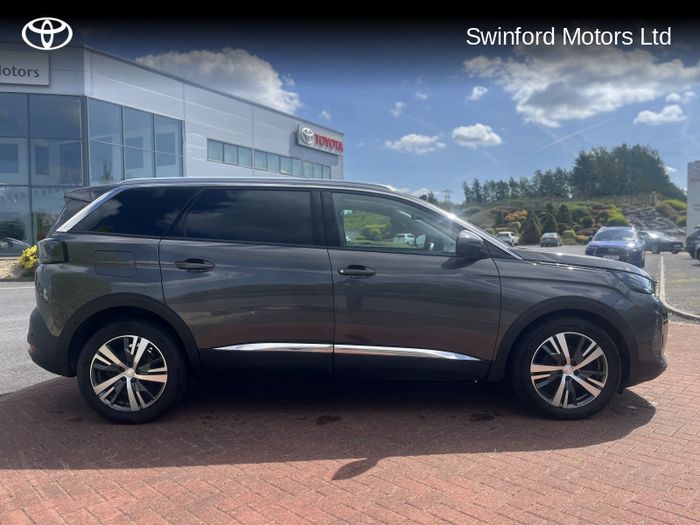 Peugeot 5008 2021