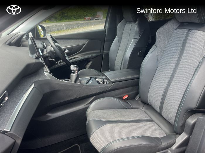 Peugeot 5008 2021