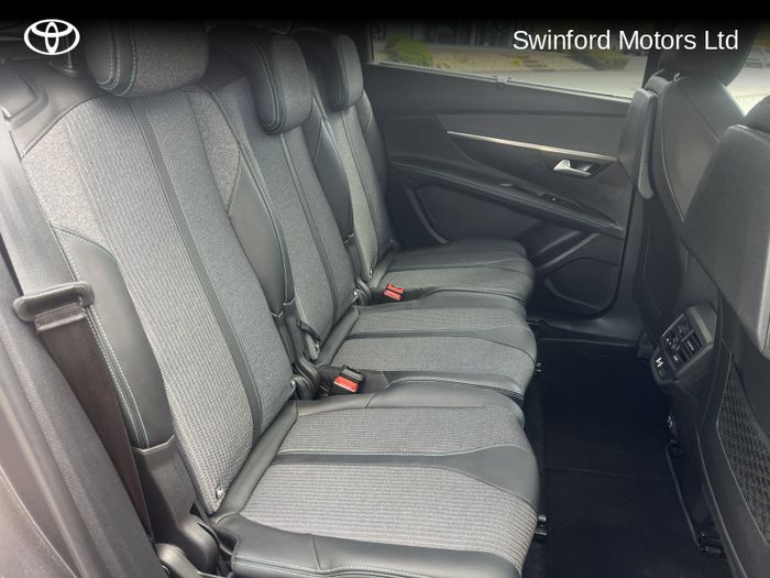 Peugeot 5008 2021
