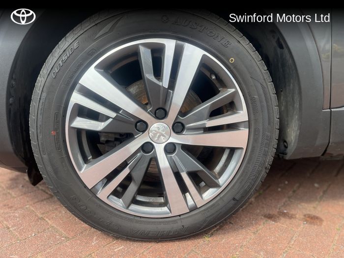 Peugeot 5008 2021