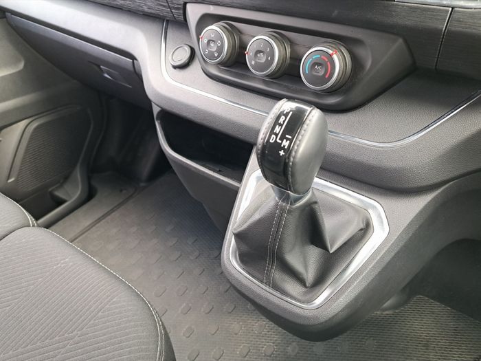 Renault Trafic Passenger 2024