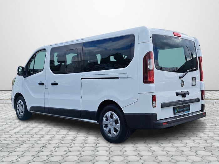 Renault Trafic Passenger 2024