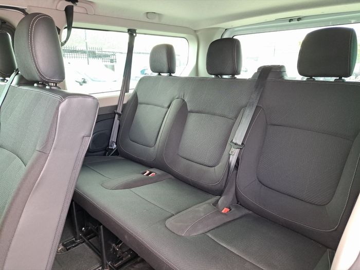 Renault Trafic Passenger 2024