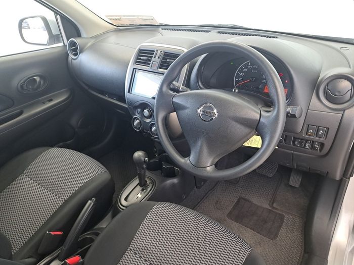 Nissan March 2021