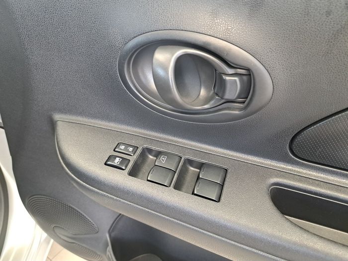 Nissan March 2021