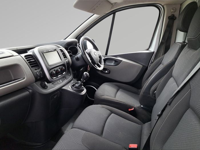 Nissan NV300 2020