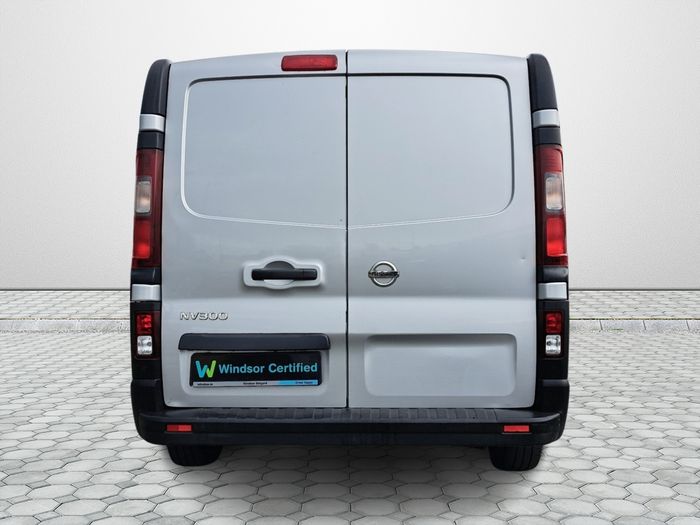 Nissan NV300 2020