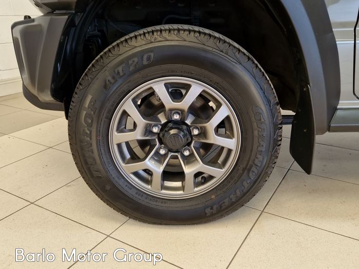 Suzuki Jimny 2025