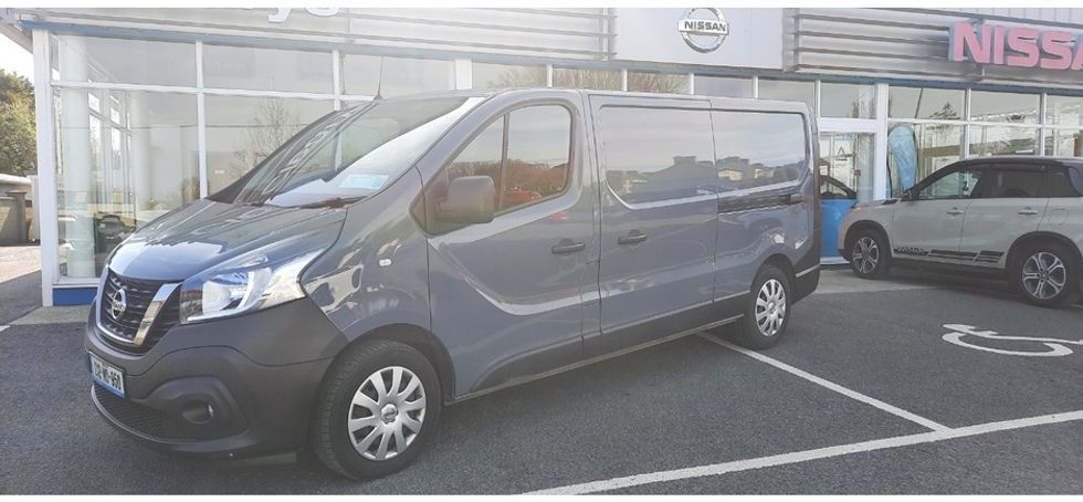 Nissan NV300 2021