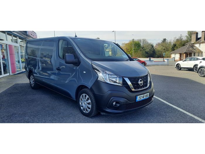 Nissan NV300 2021