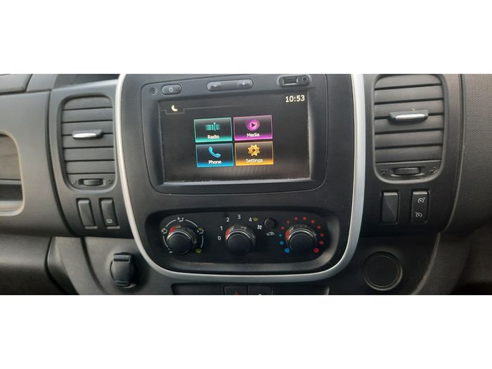 Nissan NV300 2021