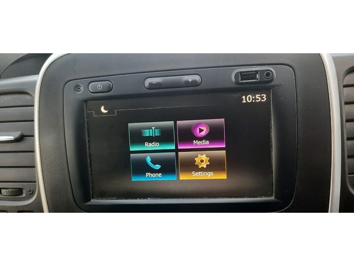 Nissan NV300 2021