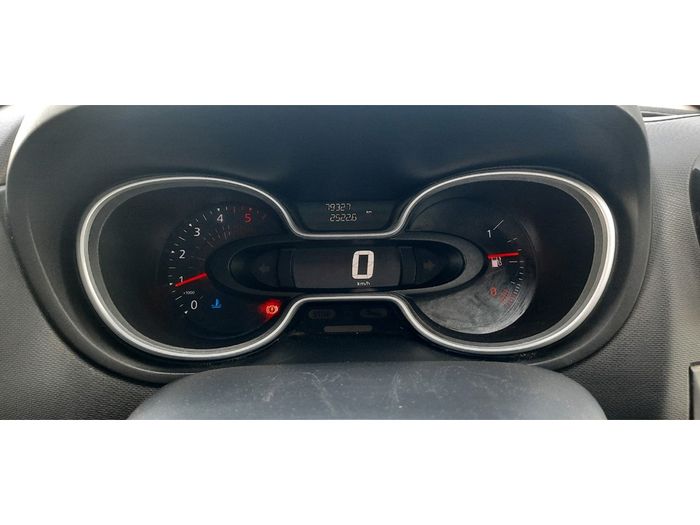 Nissan NV300 2021