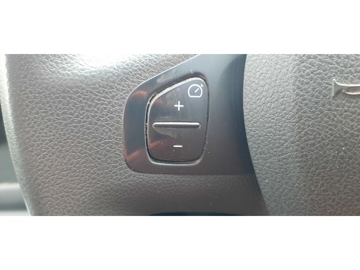 Nissan NV300 2021