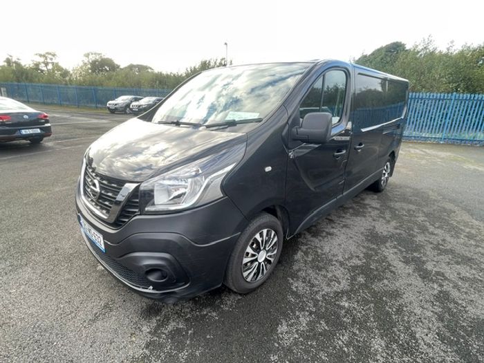 Nissan NV300 2021
