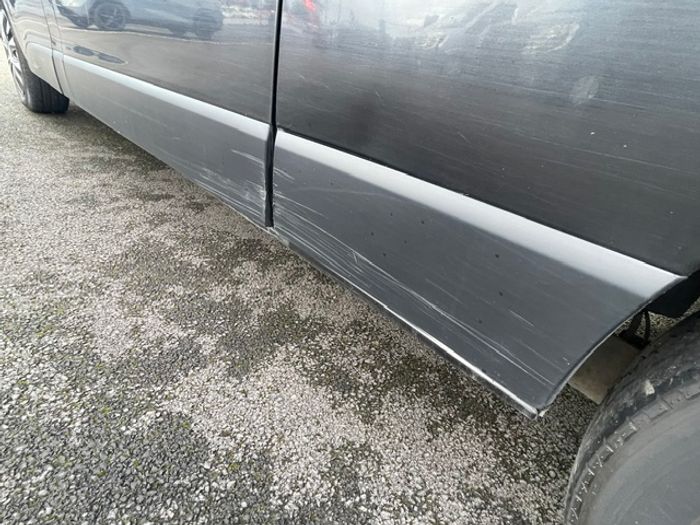 Nissan NV300 2021