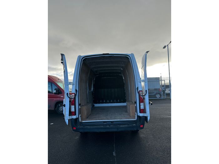Nissan Interstar 2024
