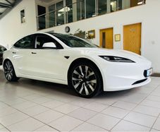 Tesla Model 3 2024