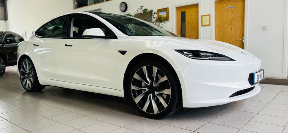 Tesla Model 3 2024