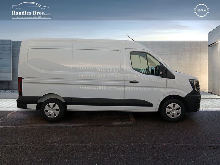 Nissan Interstar 2025