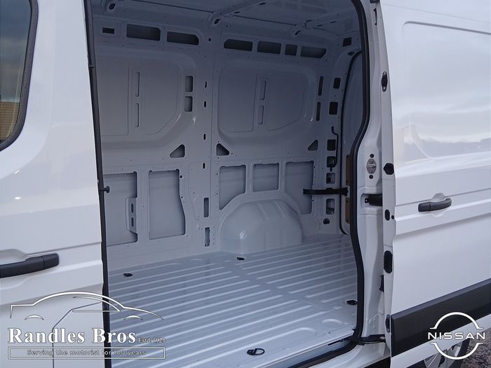 Nissan Interstar 2025