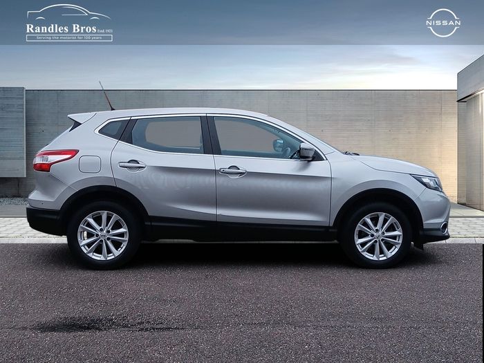 Nissan QASHQAI 2015