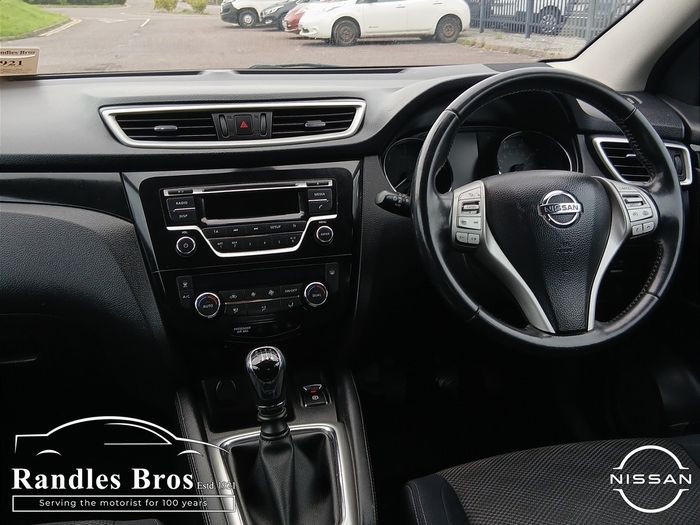 Nissan QASHQAI 2015