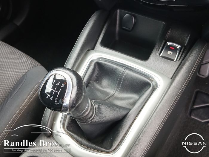 Nissan QASHQAI 2015
