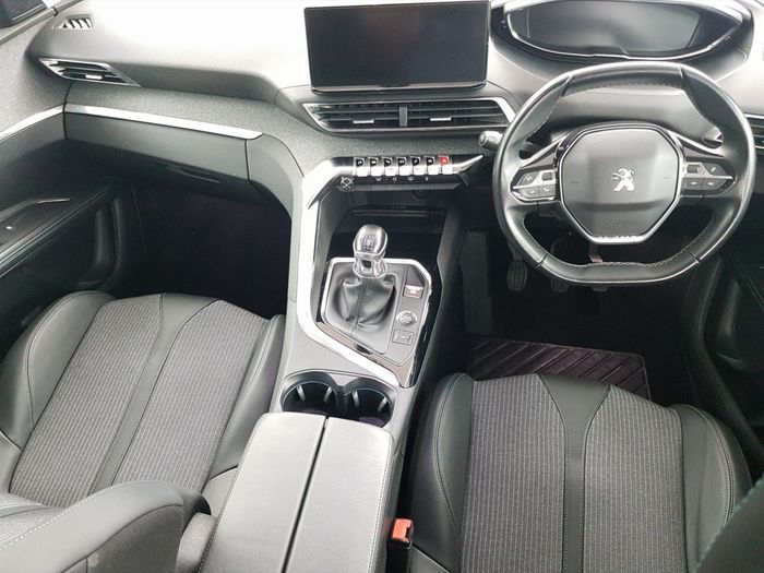 Peugeot 5008 2021