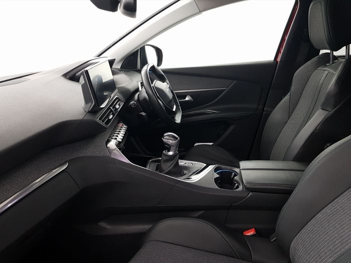Peugeot 5008 2021