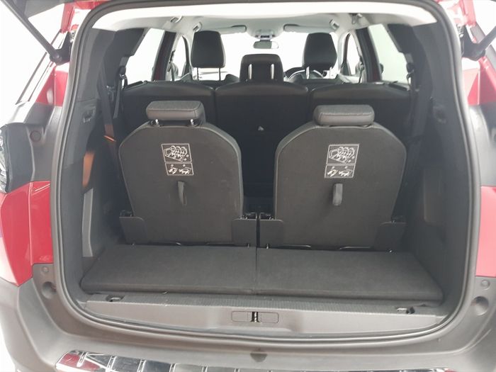 Peugeot 5008 2021