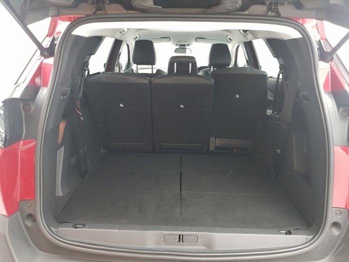 Peugeot 5008 2021