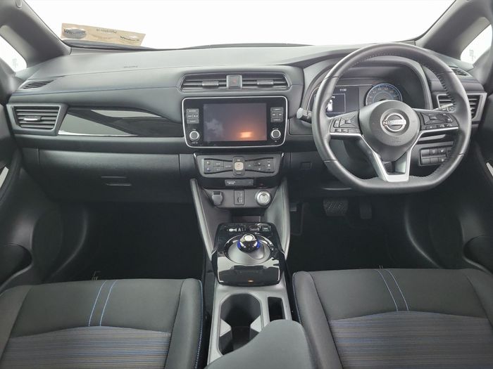 Nissan Leaf 2025