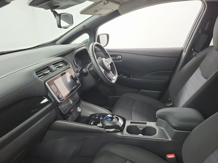 Nissan Leaf 2025
