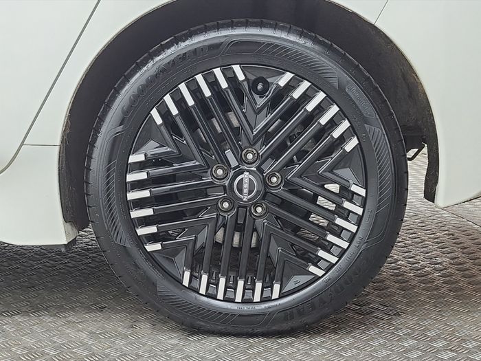 Nissan Leaf 2025