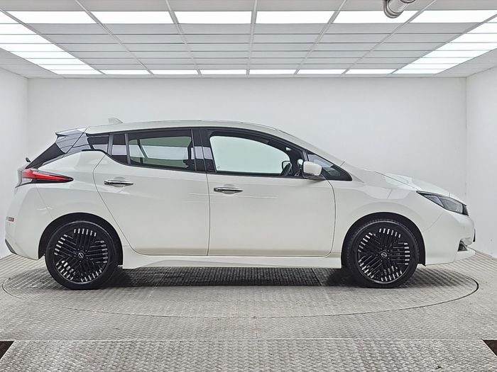 Nissan Leaf 2025