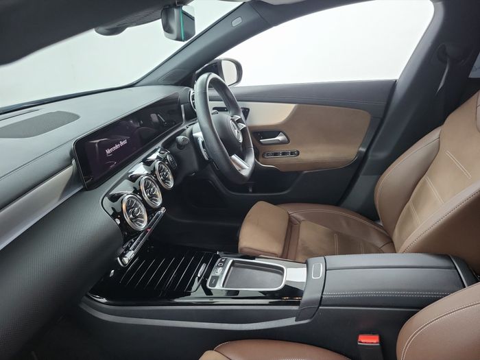 Mercedes-Benz CLA 2025