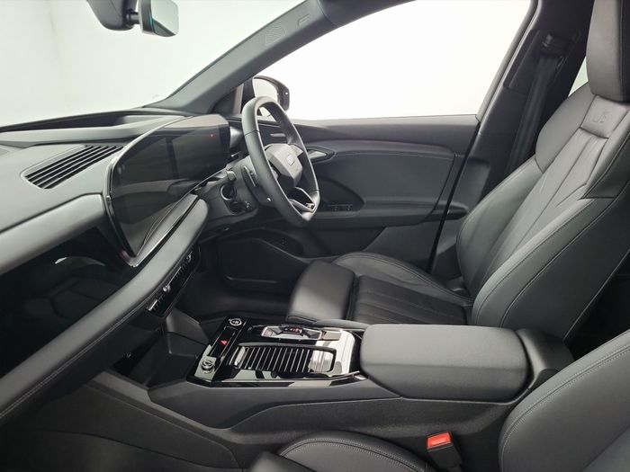 Audi Q6 e-tron 2025
