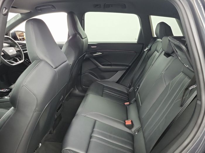 Audi Q6 e-tron 2025
