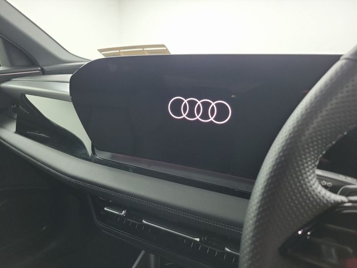 Audi Q6 e-tron 2025