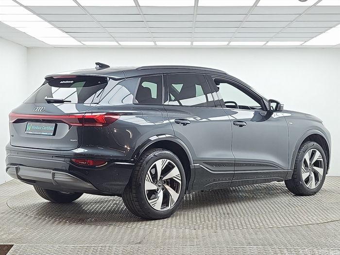 Audi Q6 e-tron 2025