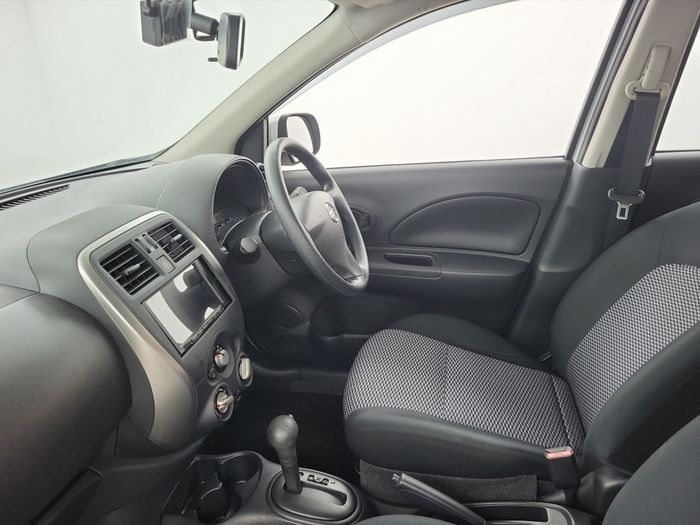 Nissan March 2022