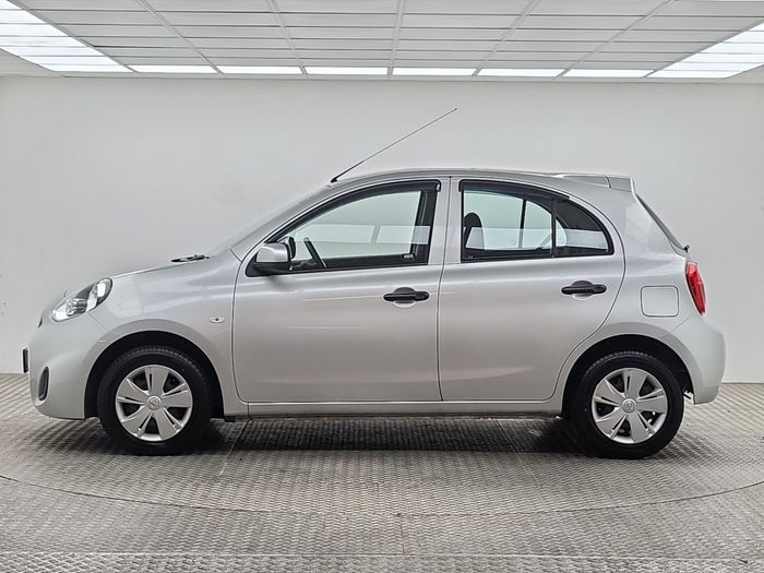 Nissan March 2022