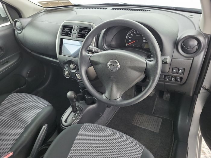 Nissan March 2020