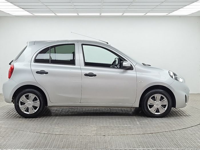 Nissan March 2020